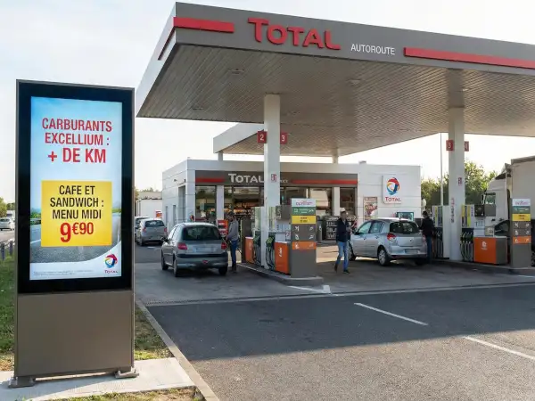 Totem affichage prix carburant LED