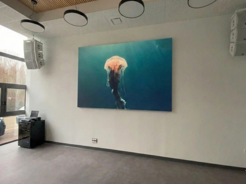 Mur LED salle de réunion avec sonorisation intégrée