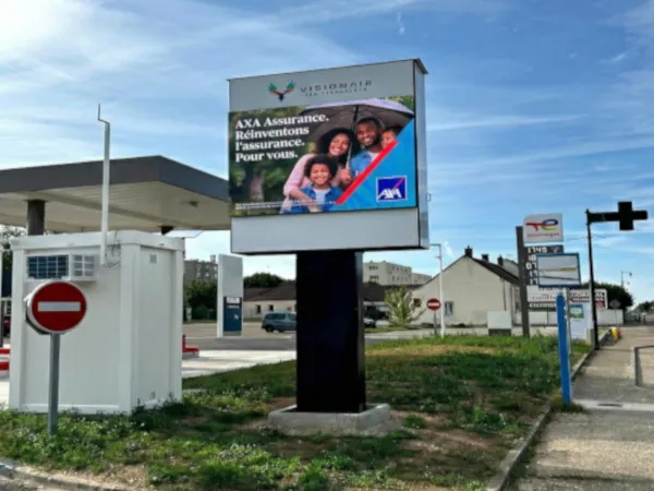 Totem Géant Centre Commercial